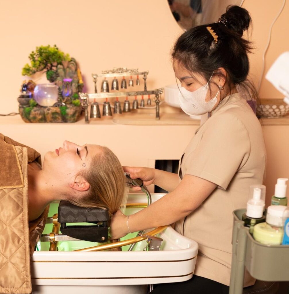 Head spa massage client